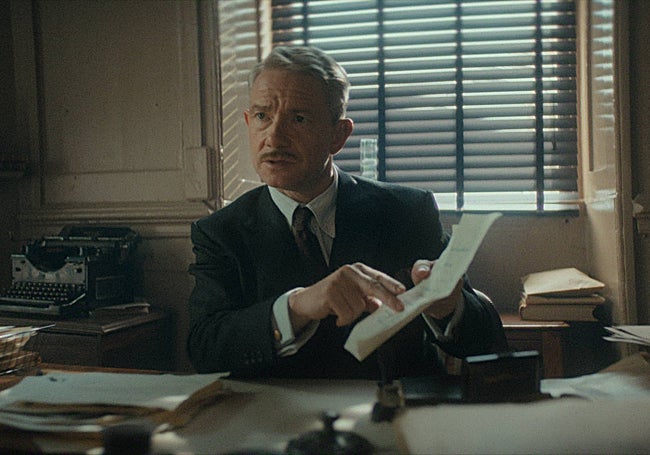 Martin Freeman encarna al superintendente Battle de Scotland Yard.